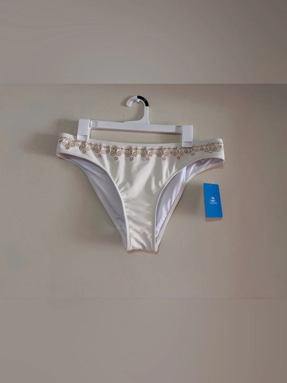 Cupshe Cream/white Bikini Set with Gold Embroidery with necklace. - Picture 6 of 13